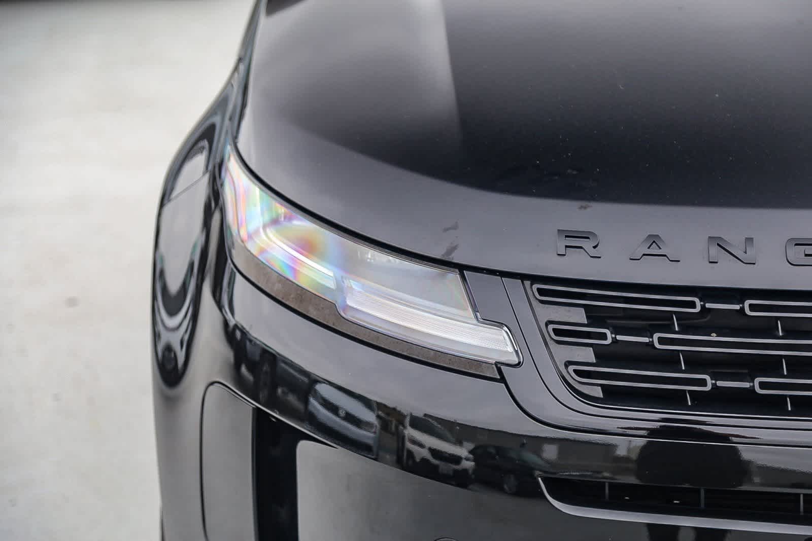 Thumbnail: 2024 Land Rover Range Rover Evoque - 4