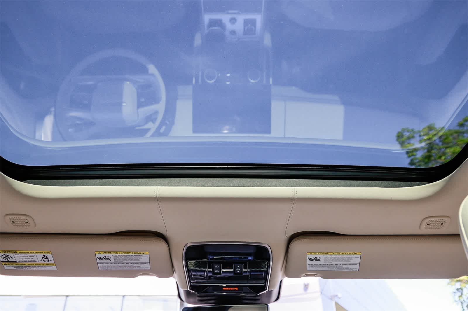 Thumbnail: 2022 Land Rover Range Rover - 16