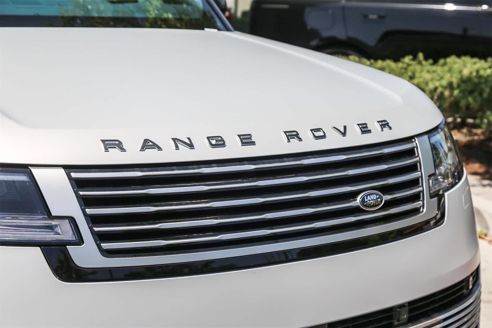 Thumbnail: 2025 Land Rover Range Rover - 4