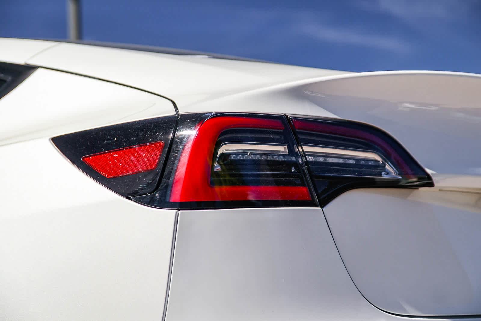 Thumbnail: 2022 Tesla Model 3 - 7