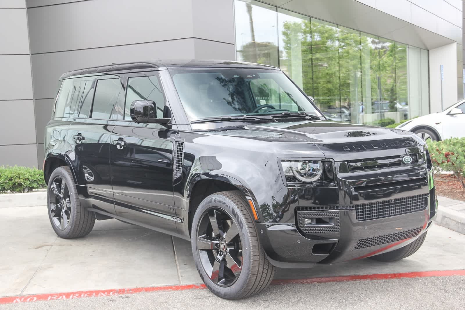 Thumbnail: 2025 Land Rover Defender - 2