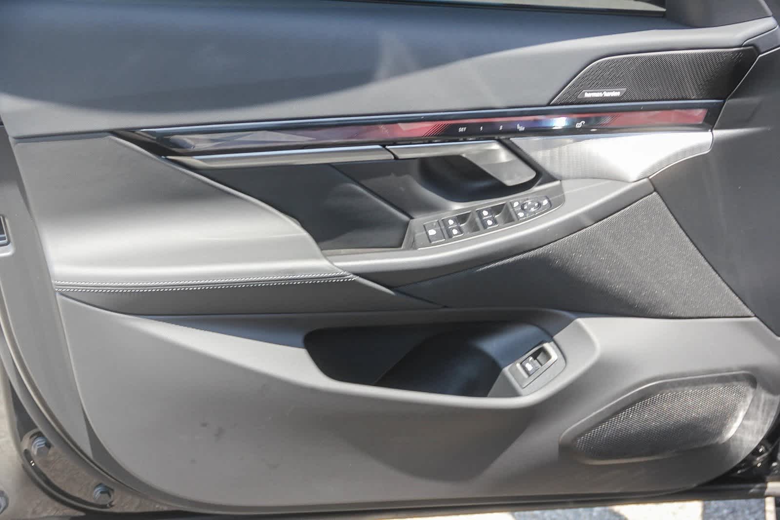 Thumbnail: 2024 BMW i5 - 17