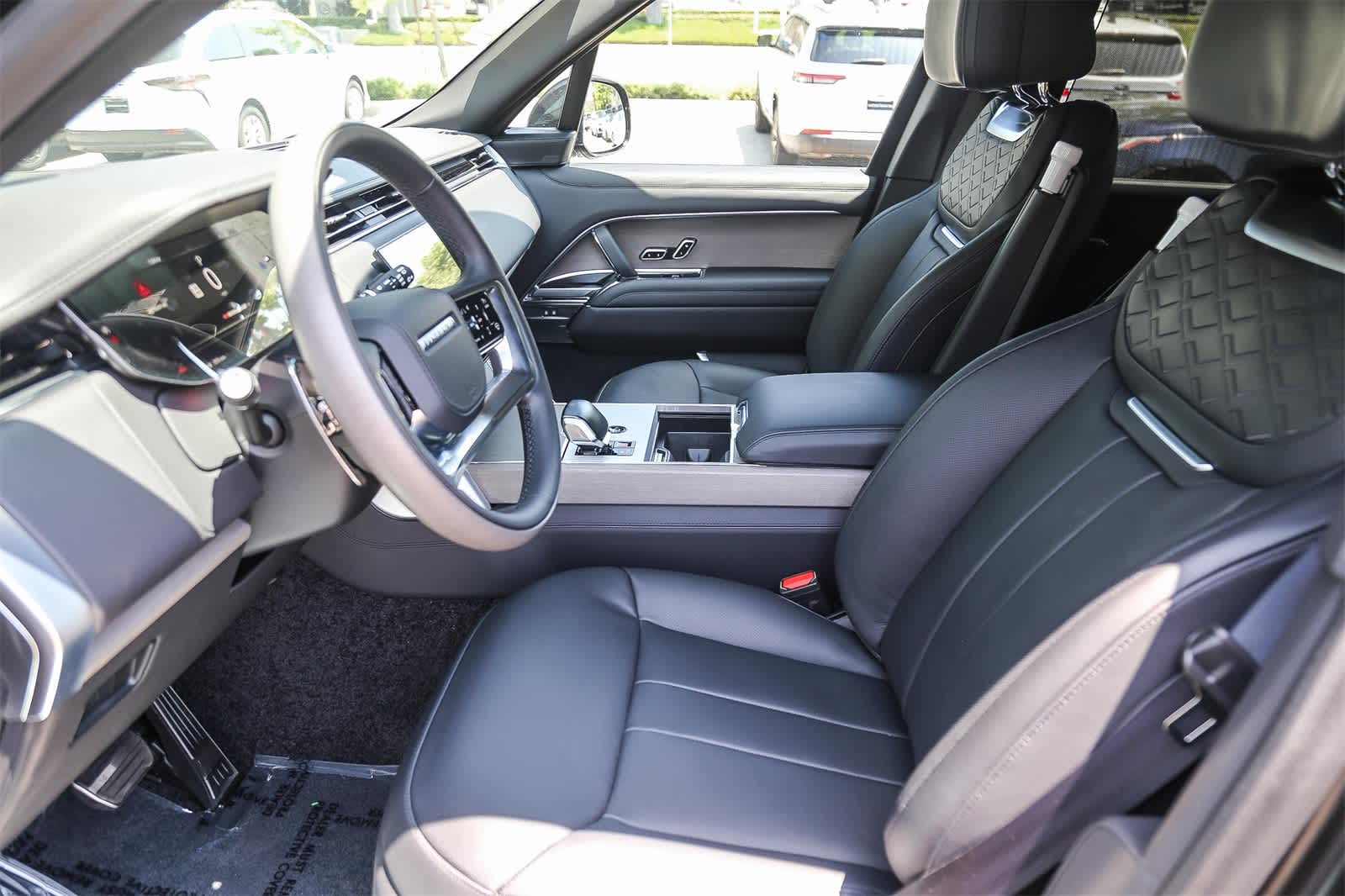 Thumbnail: 2025 Land Rover Range Rover - 23