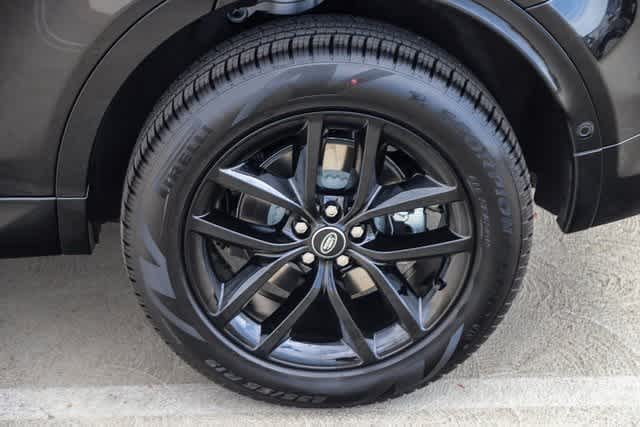 Thumbnail: 2025 Land Rover Discovery Sport - 11