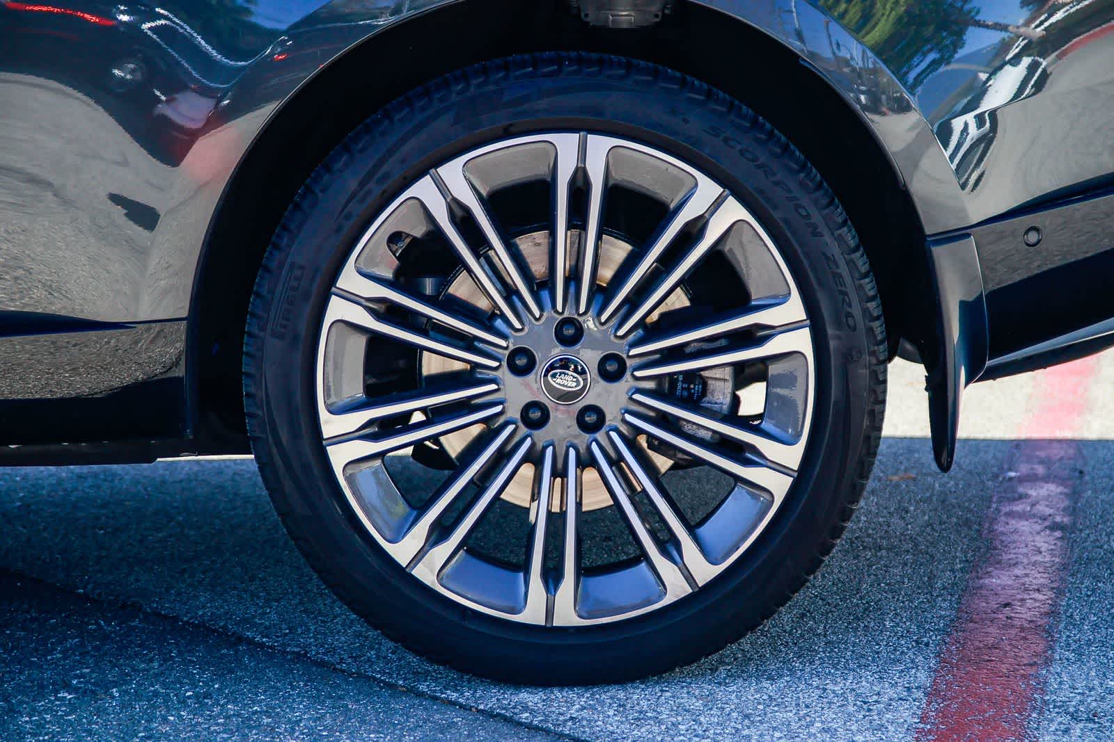 Thumbnail: 2024 Land Rover Range Rover - 7