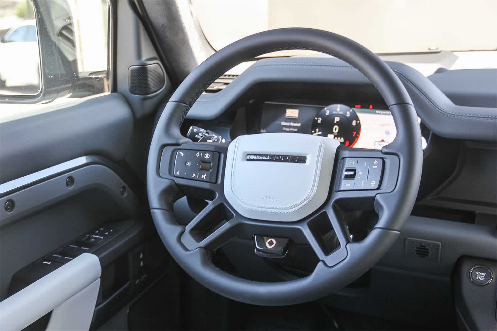 Thumbnail: 2025 Land Rover Defender - 15