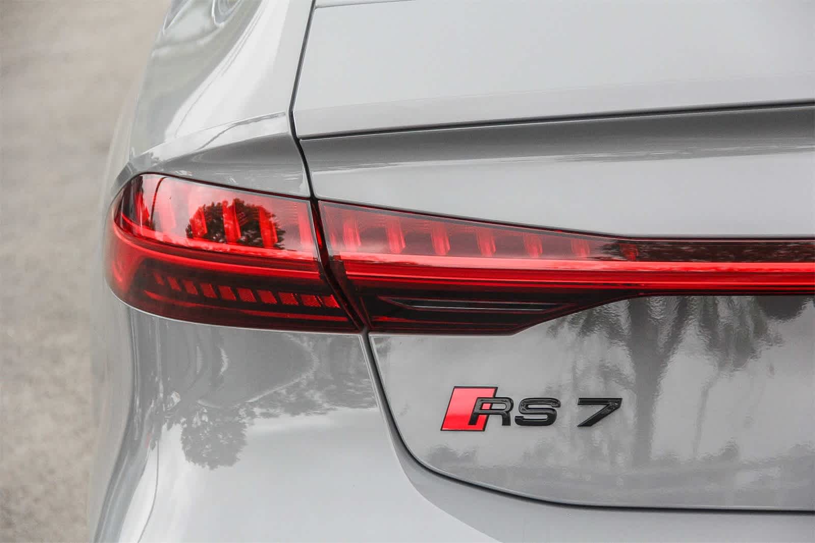 Thumbnail: 2024 Audi RS 7 - 9