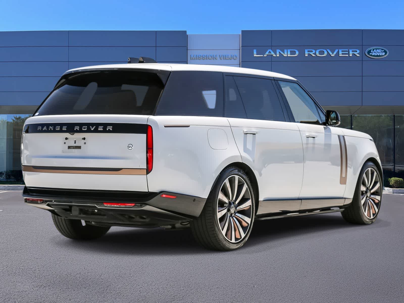 Thumbnail: 2023 Land Rover Range Rover - 4
