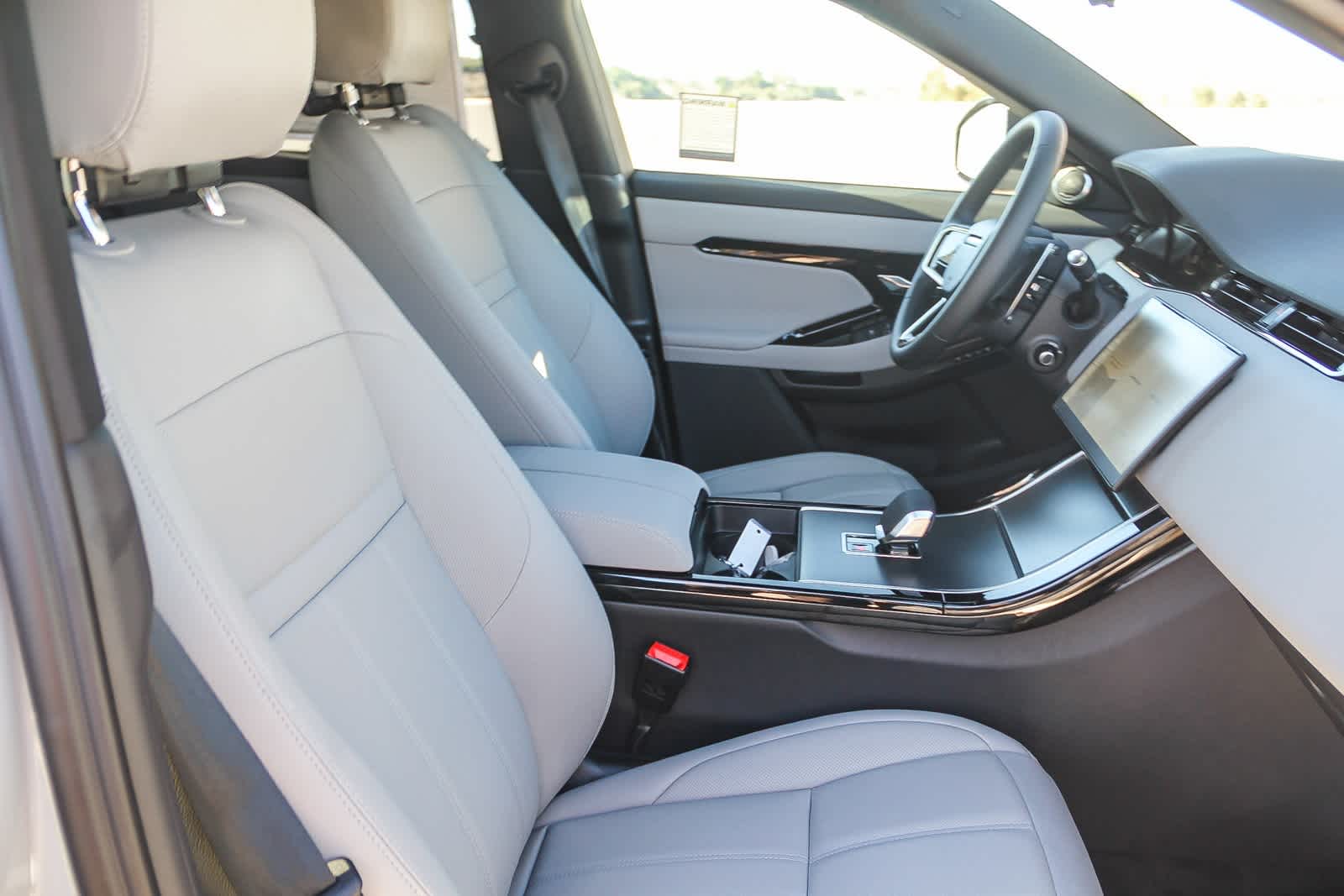 Thumbnail: 2026 Land Rover Range Rover Evoque - 22