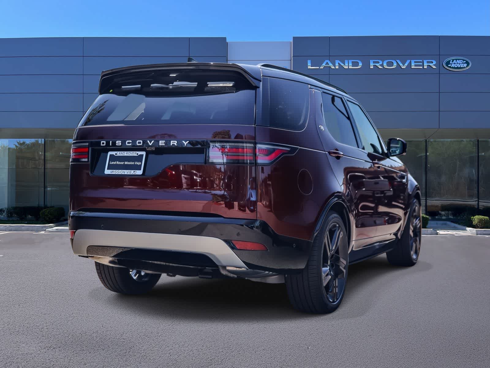 Thumbnail: 2026 Land Rover Discovery - 4