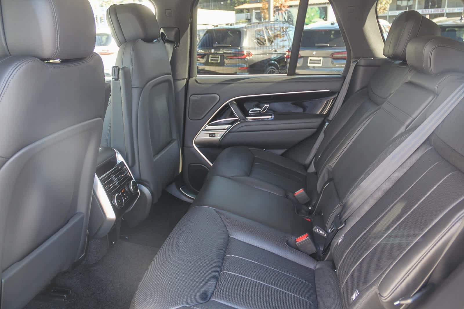 Thumbnail: 2025 Land Rover Range Rover - 14