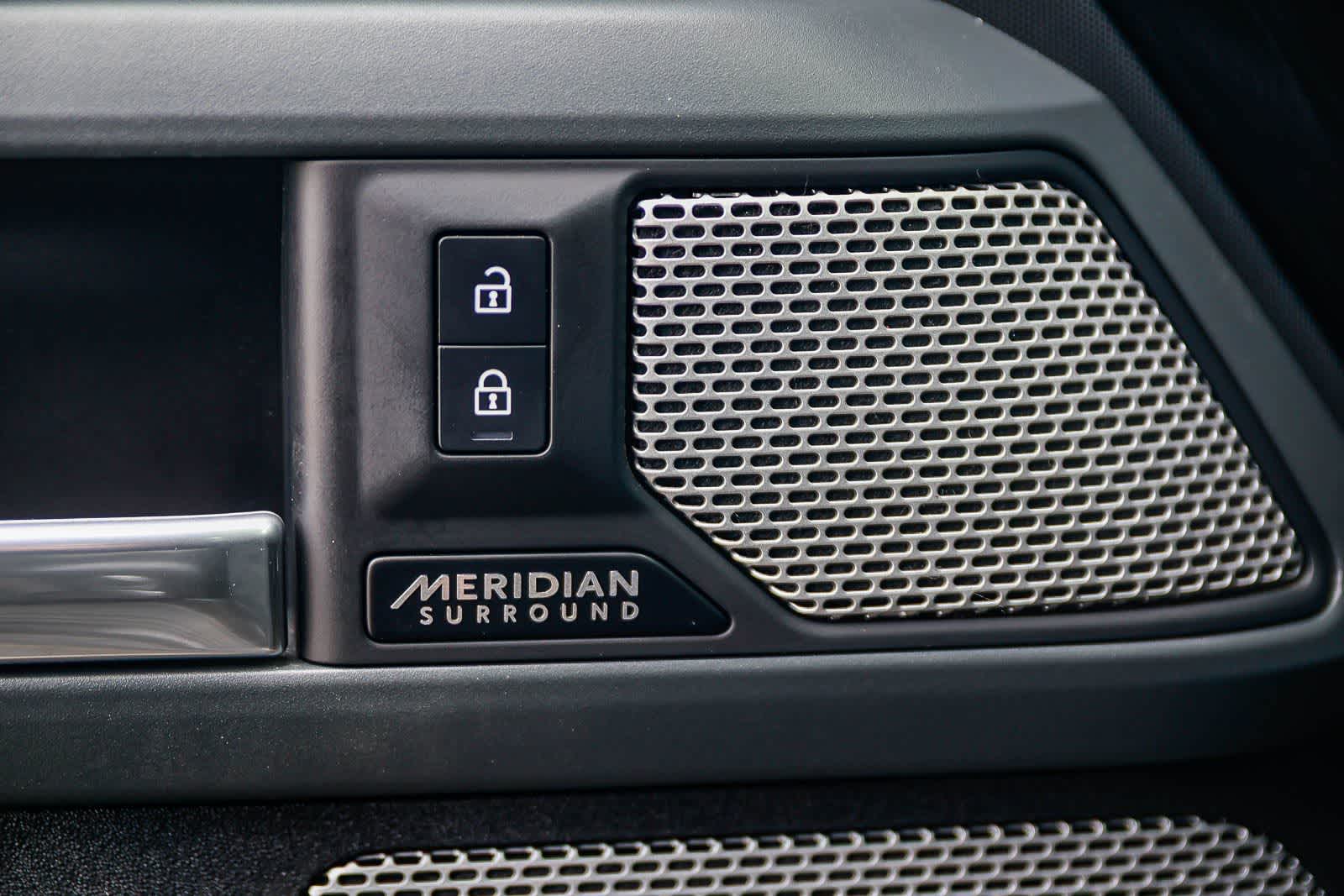 Thumbnail: 2023 Land Rover Defender - 21