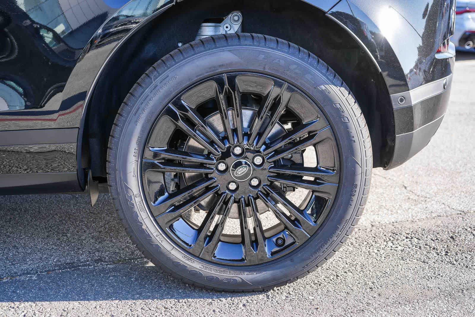 Thumbnail: 2026 Land Rover Range Rover Evoque - 8