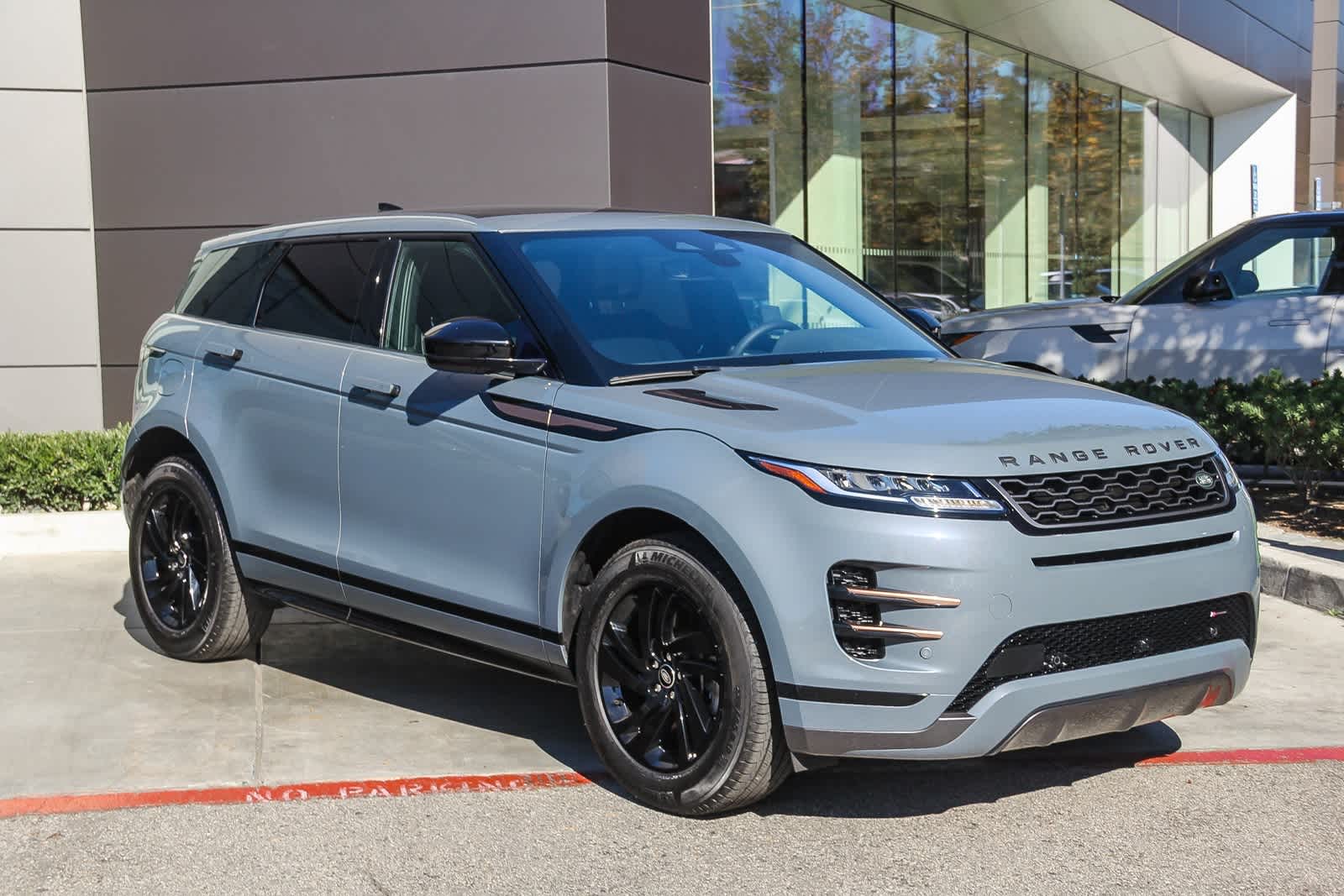 Thumbnail: 2023 Land Rover Range Rover Evoque - 3