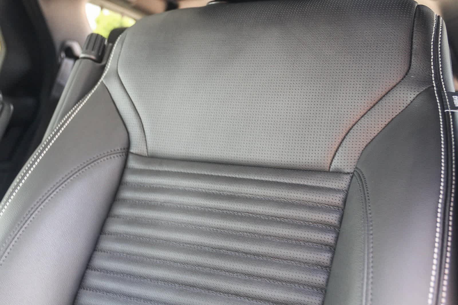 Thumbnail: 2025 Land Rover Discovery - 25