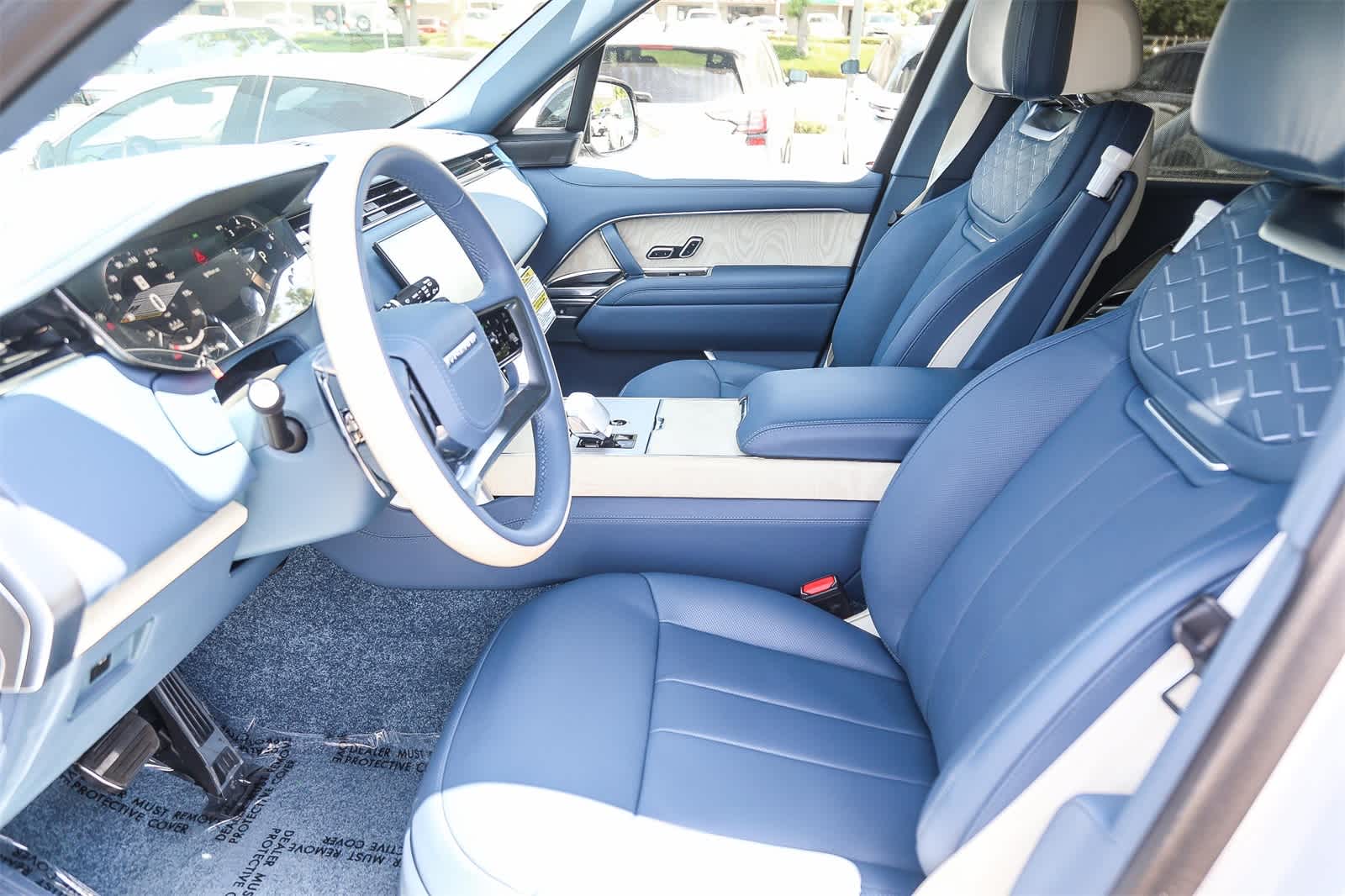 Thumbnail: 2025 Land Rover Range Rover - 25