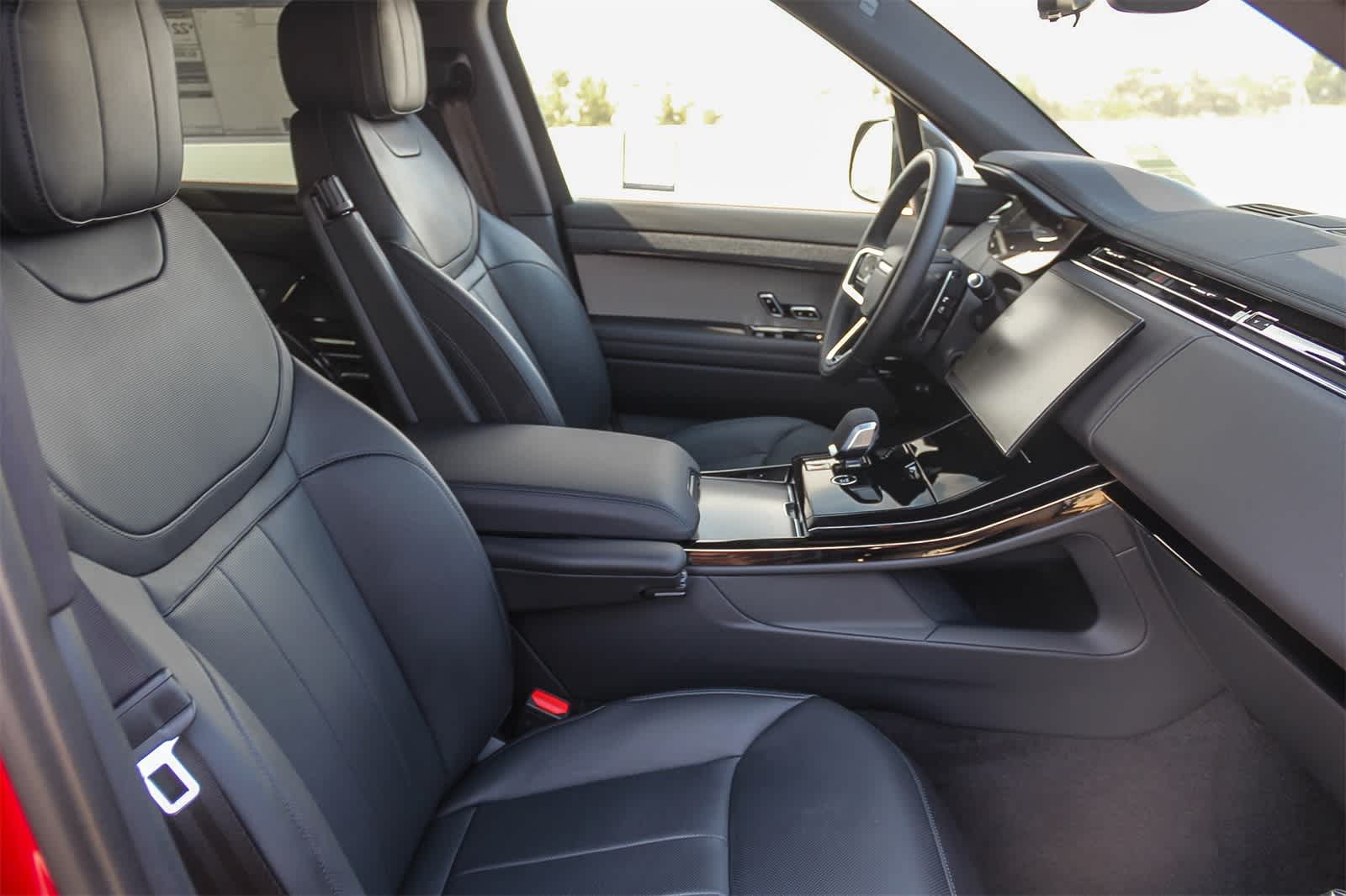 Thumbnail: 2025 Land Rover Range Rover Sport - 21