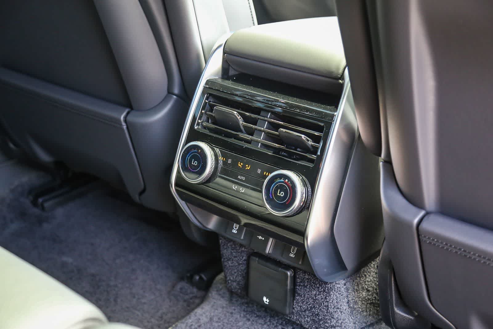 Thumbnail: 2026 Land Rover Range Rover - 17