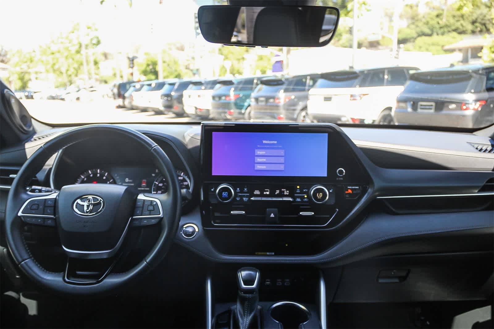 Thumbnail: 2023 Toyota Highlander - 12