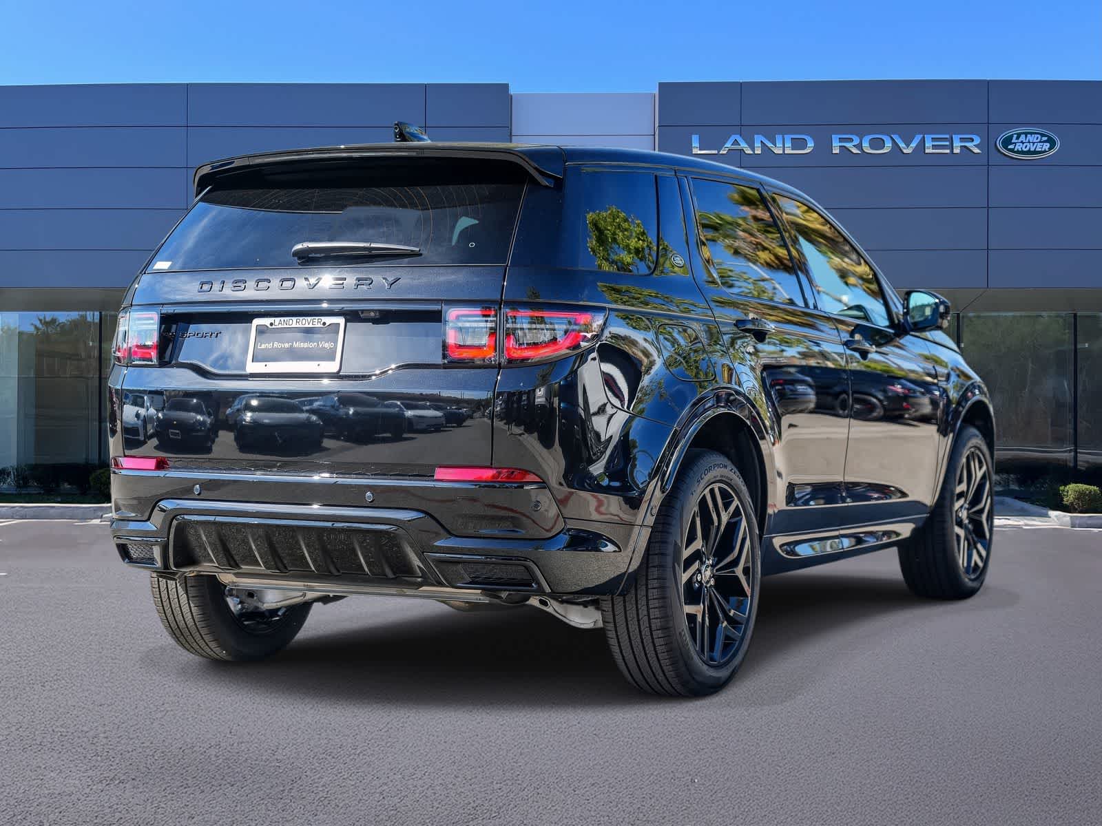Thumbnail: 2026 Land Rover Discovery Sport - 4