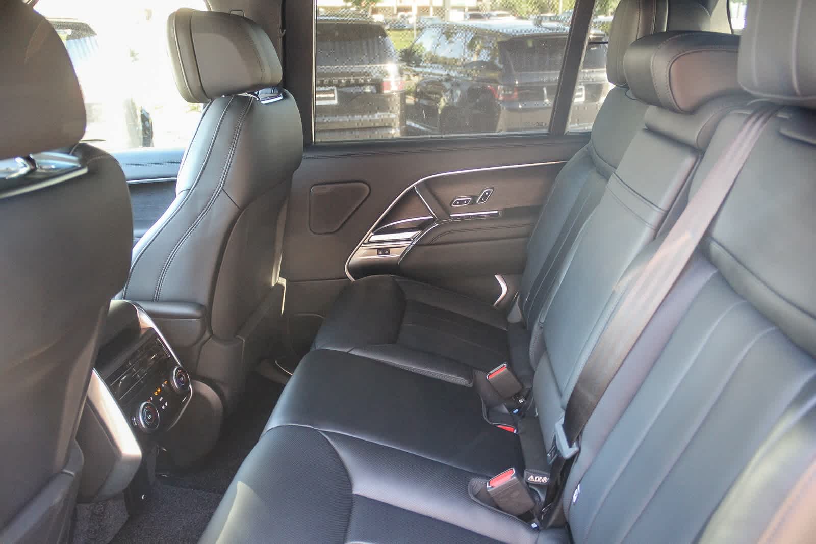 Thumbnail: 2025 Land Rover Range Rover - 14