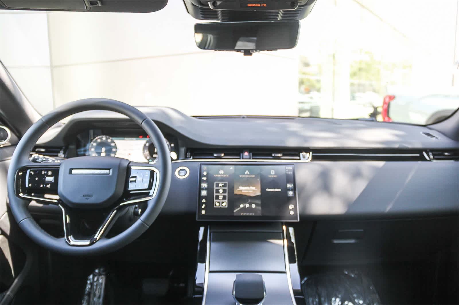 Thumbnail: 2026 Land Rover Range Rover Evoque - 14