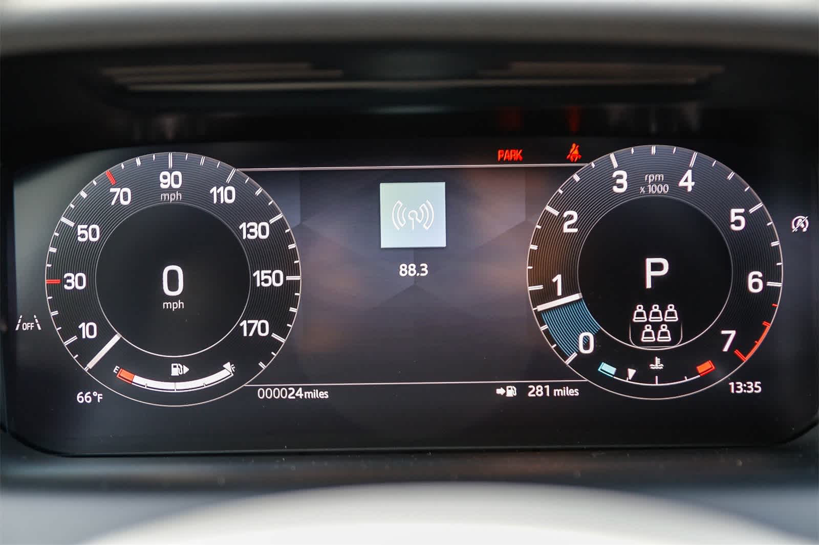 Thumbnail: 2025 Land Rover Discovery Sport - 23