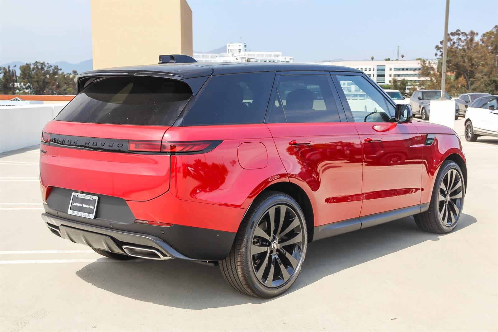 Thumbnail: 2025 Land Rover Range Rover Sport - 4