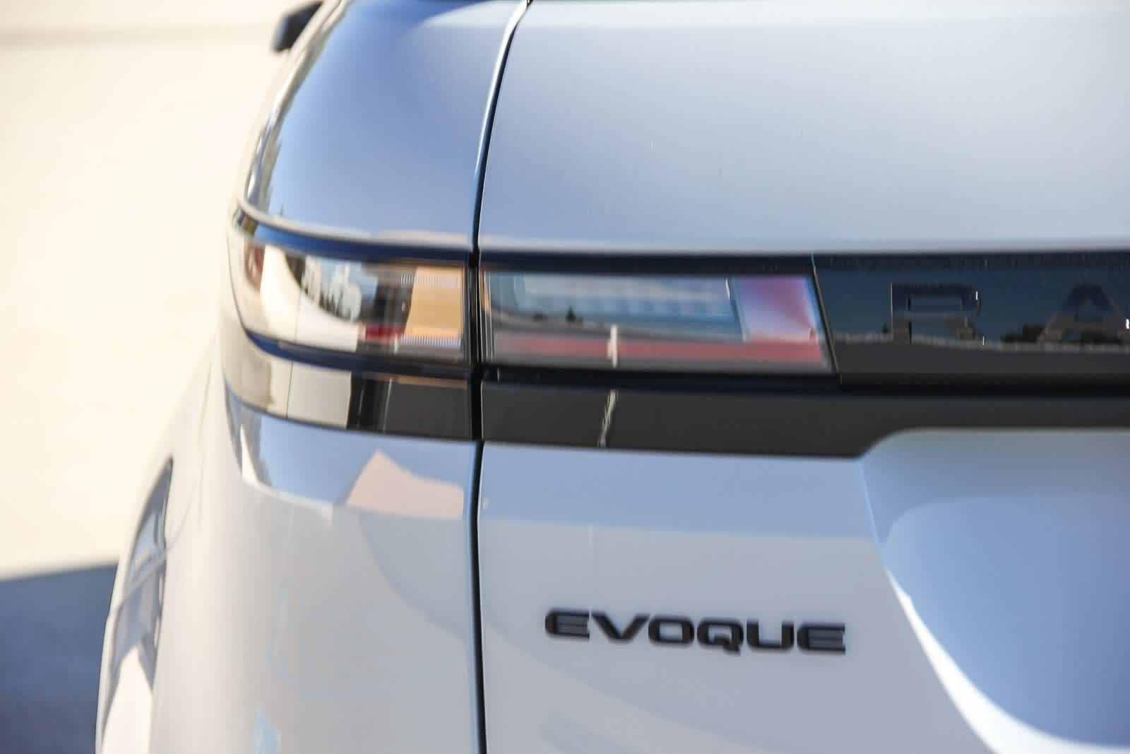 Thumbnail: 2026 Land Rover Range Rover Evoque - 8