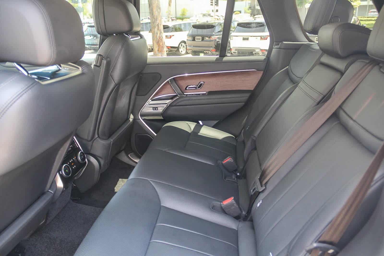 Thumbnail: 2023 Land Rover Range Rover - 17