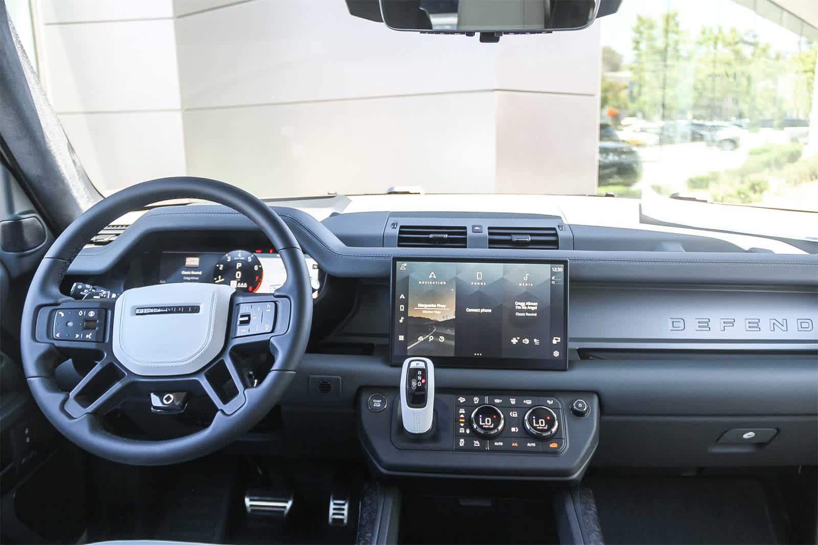 Thumbnail: 2025 Land Rover Defender - 12