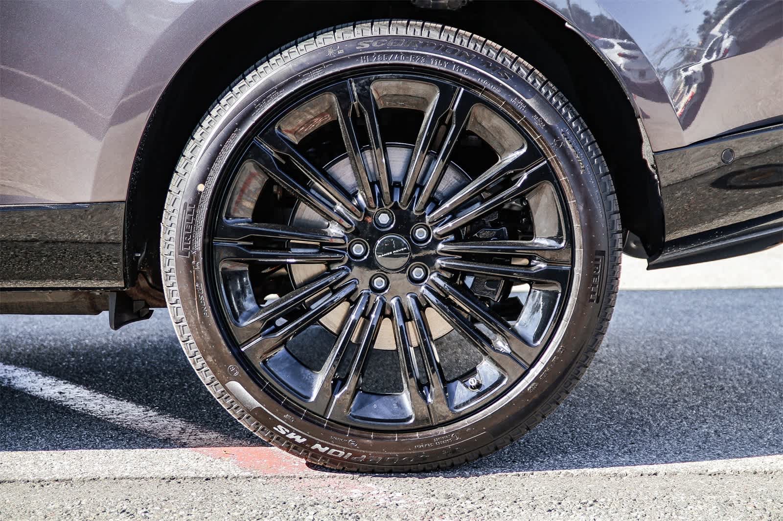 Thumbnail: 2026 Land Rover Range Rover - 8