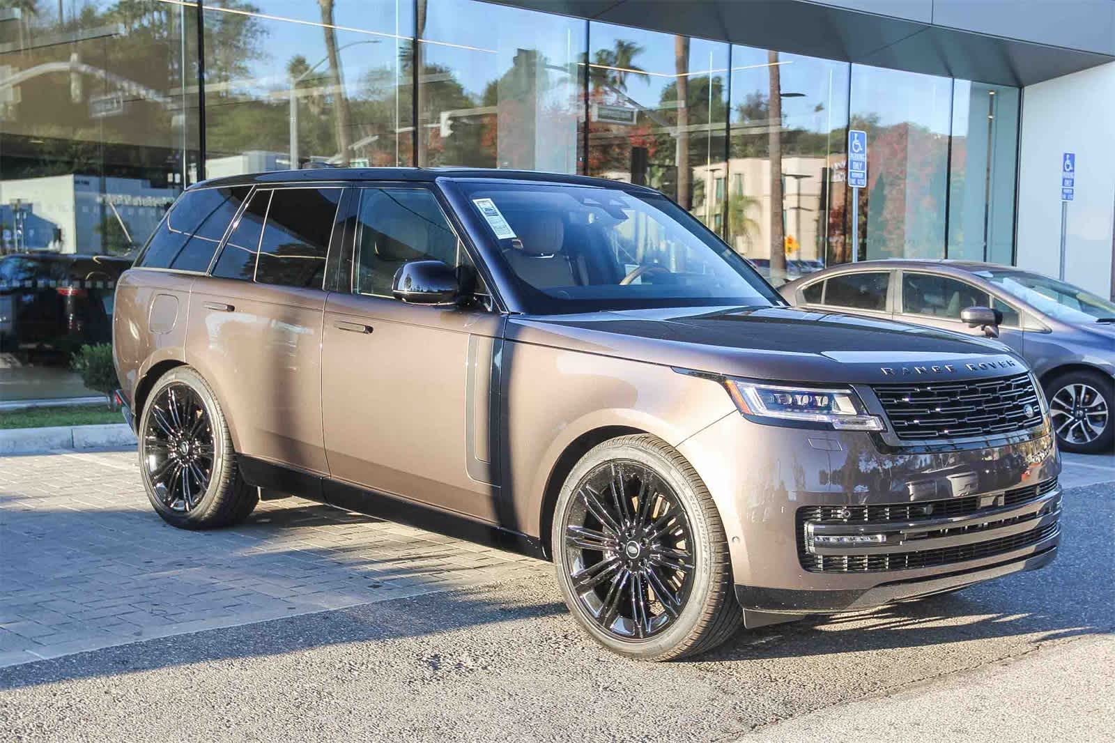 Thumbnail: 2025 Land Rover Range Rover - 3