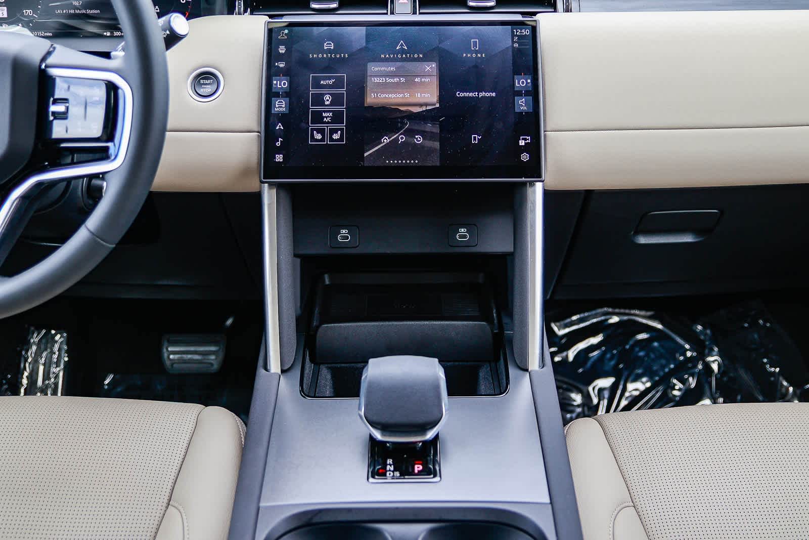 Thumbnail: 2025 Land Rover Discovery Sport - 12