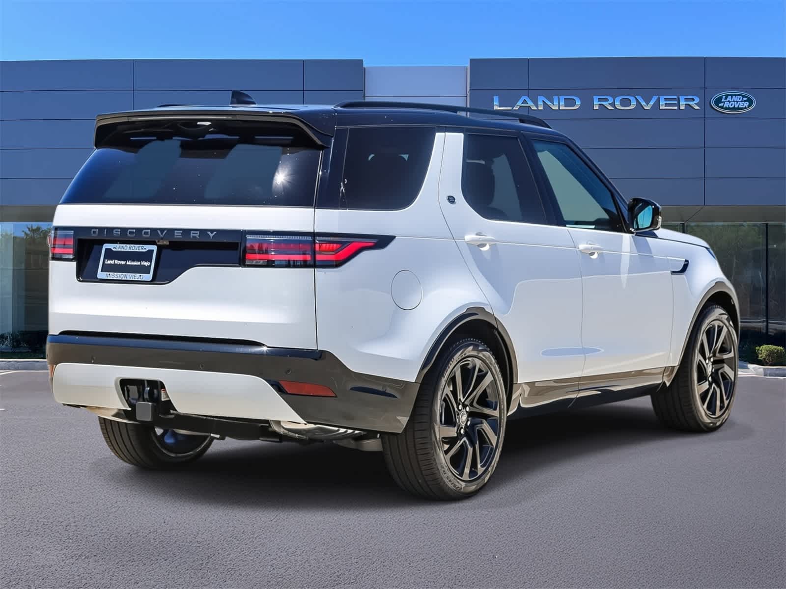 Thumbnail: 2025 Land Rover Discovery - 6