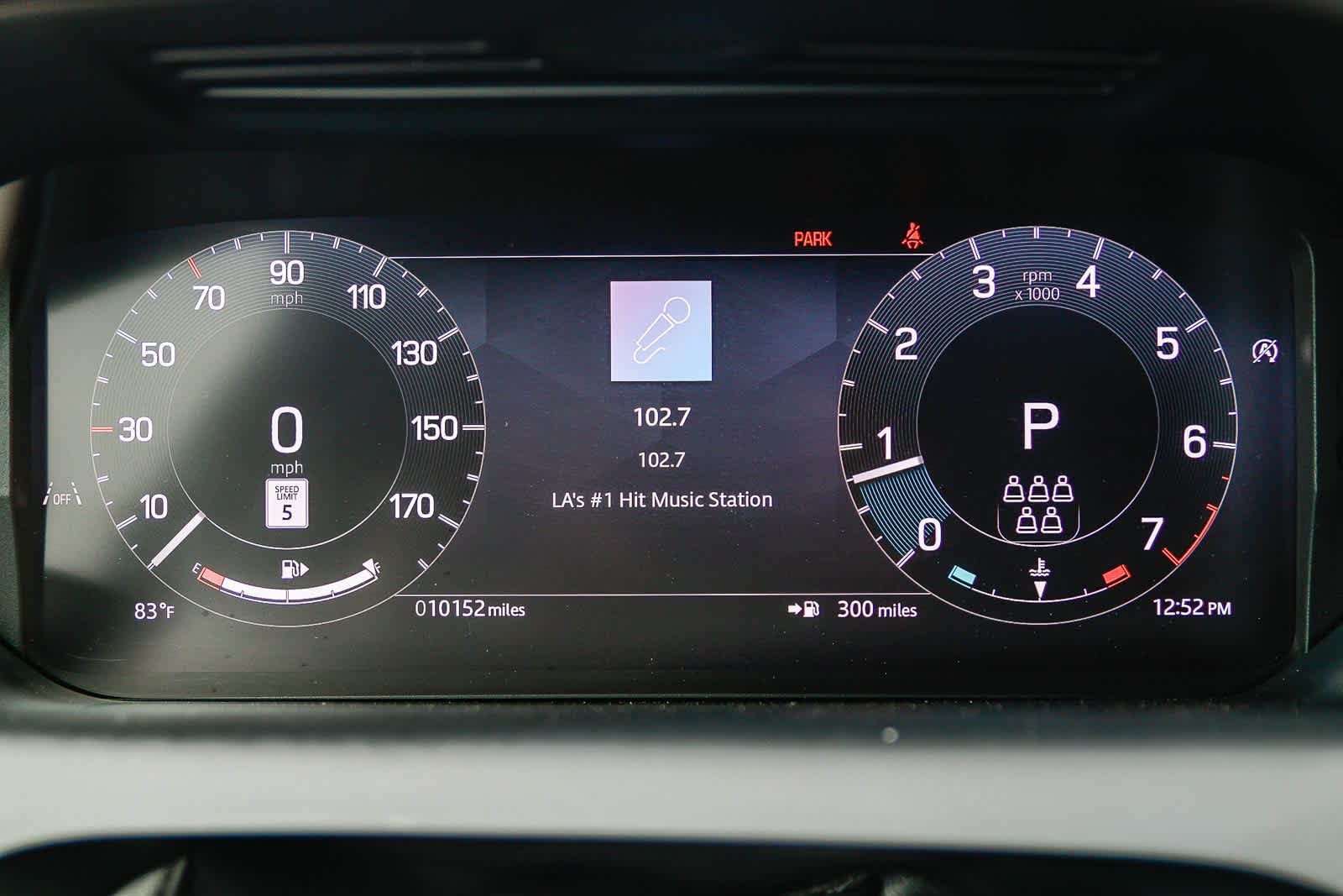 Thumbnail: 2025 Land Rover Discovery Sport - 24