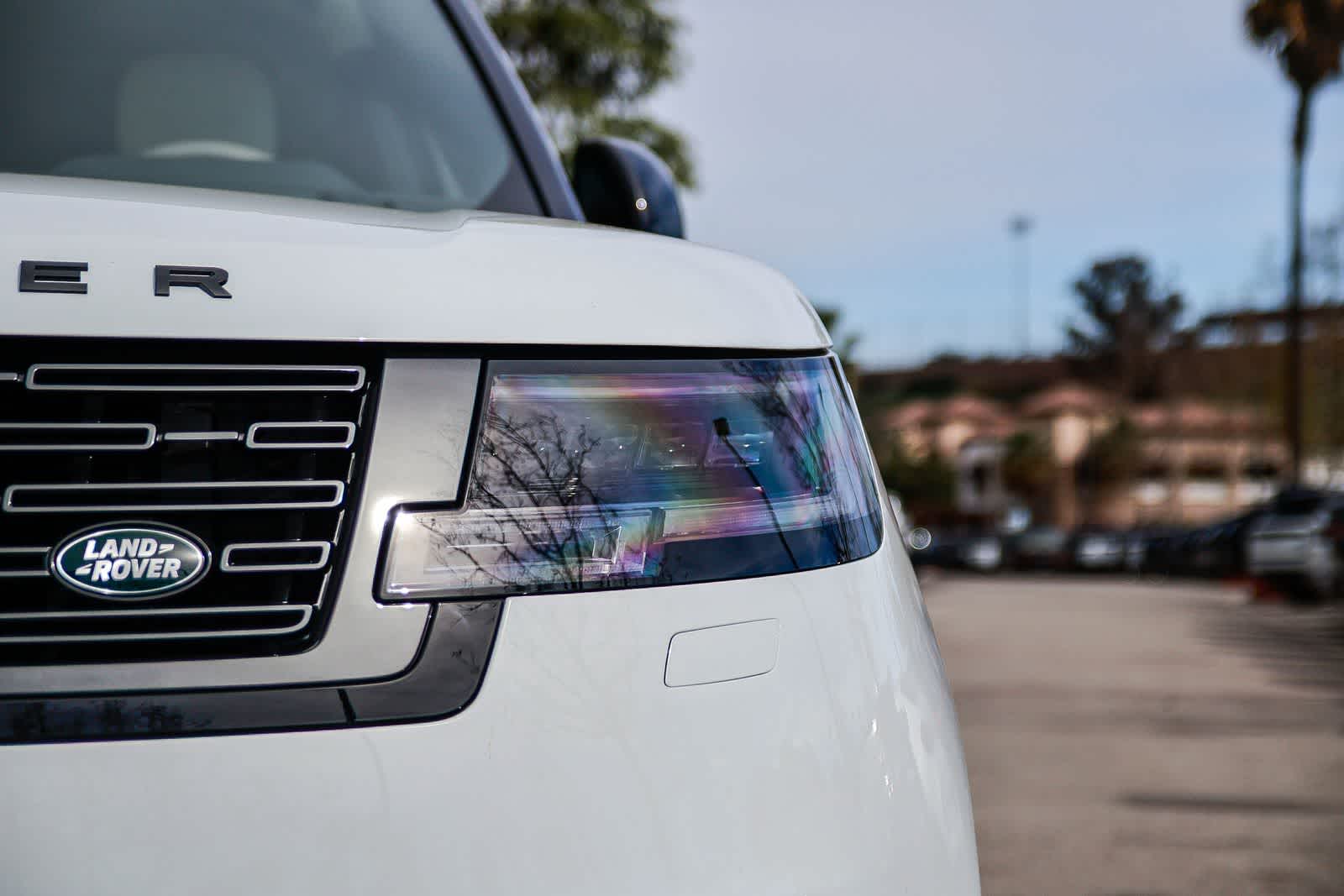 Thumbnail: 2026 Land Rover Range Rover - 10