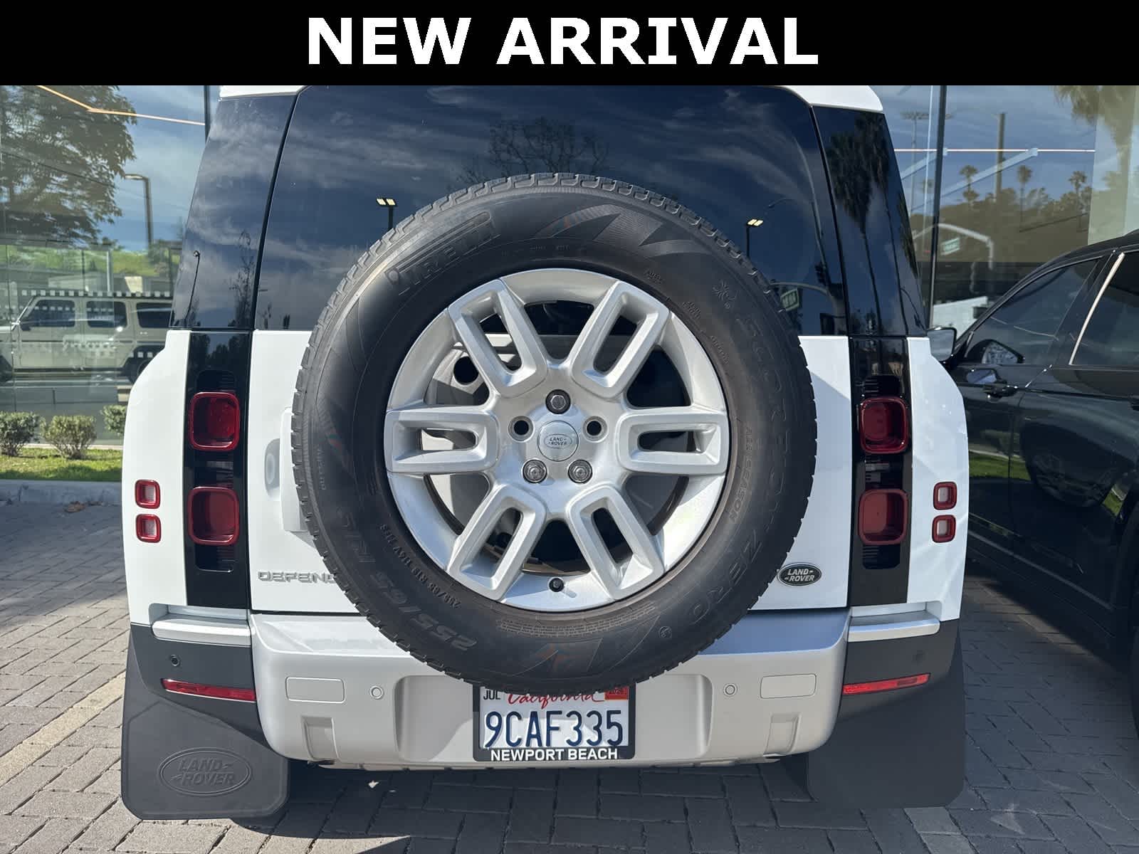 Thumbnail: 2023 Land Rover Defender - 5