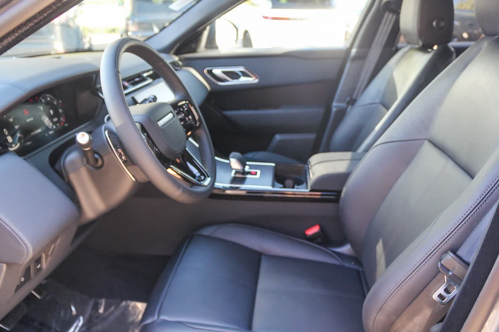 Thumbnail: 2026 Land Rover Range Rover Velar - 20