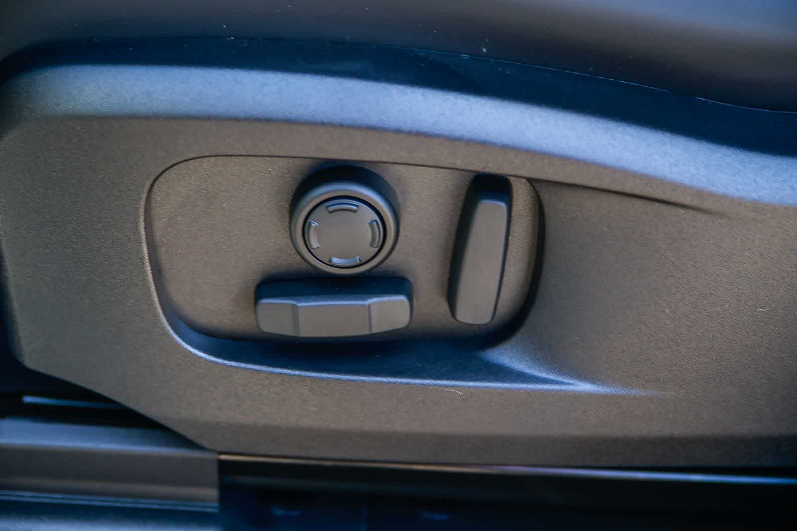 Thumbnail: 2026 Land Rover Defender - 22