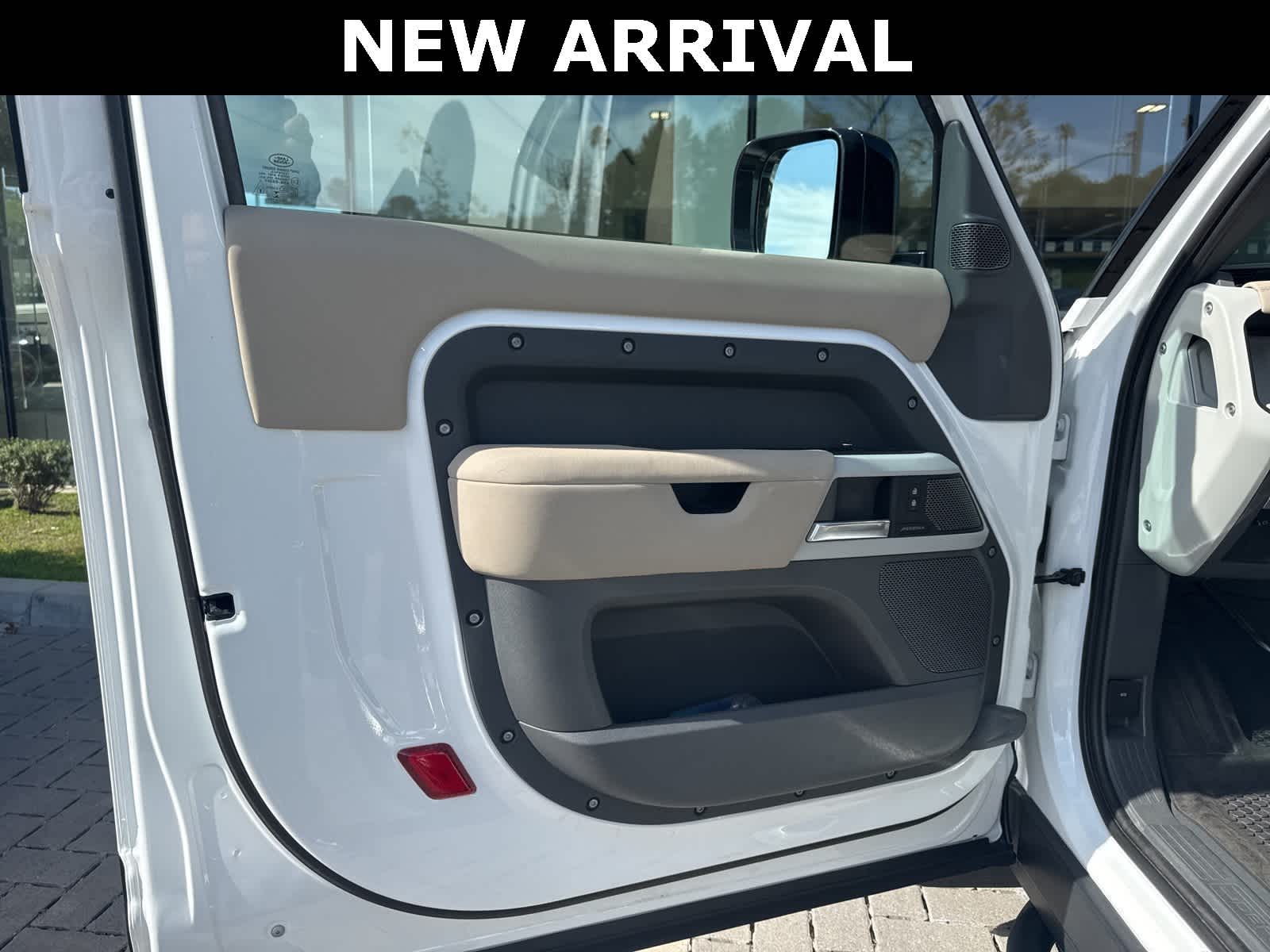 Thumbnail: 2023 Land Rover Defender - 8