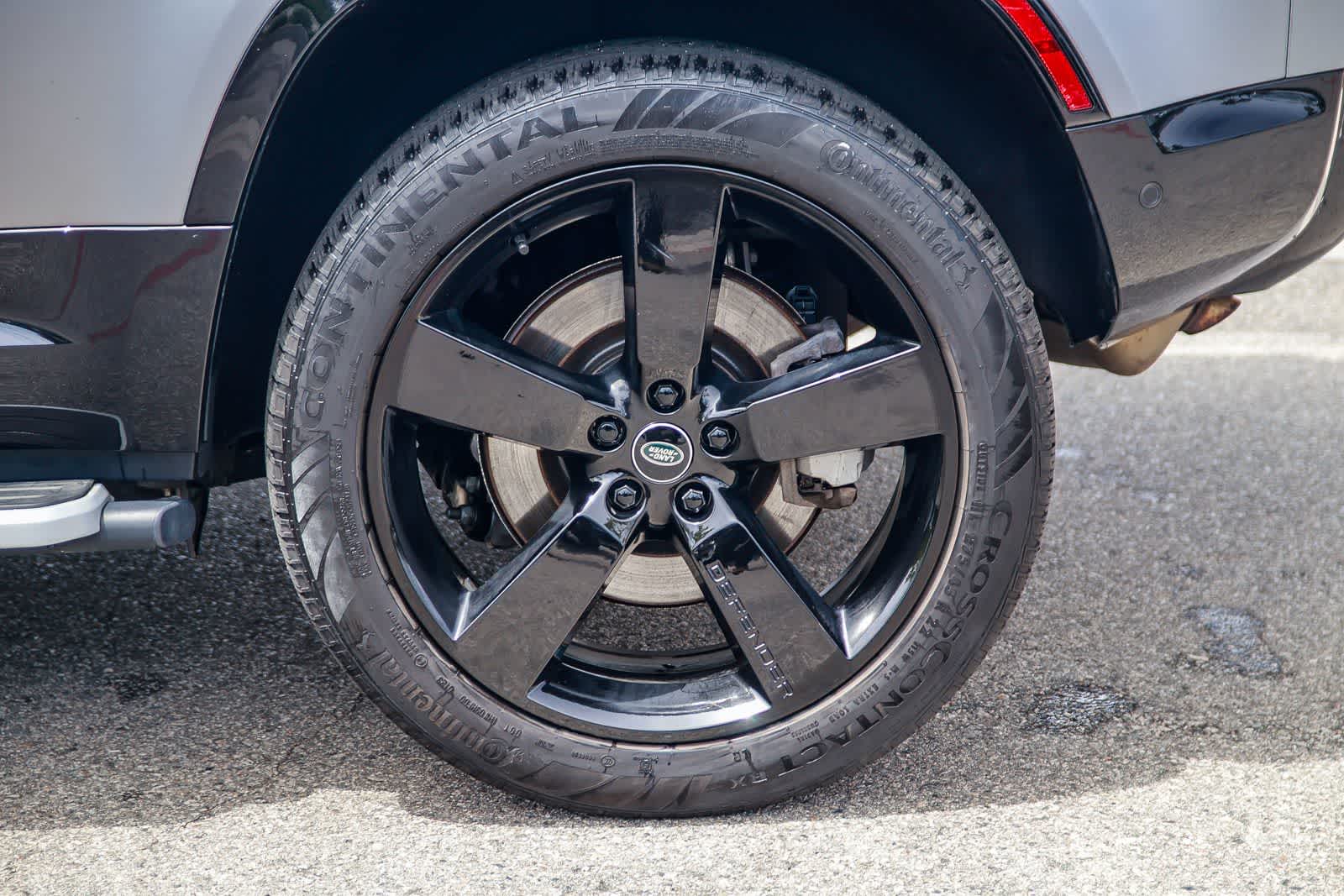 Thumbnail: 2023 Land Rover Defender - 8