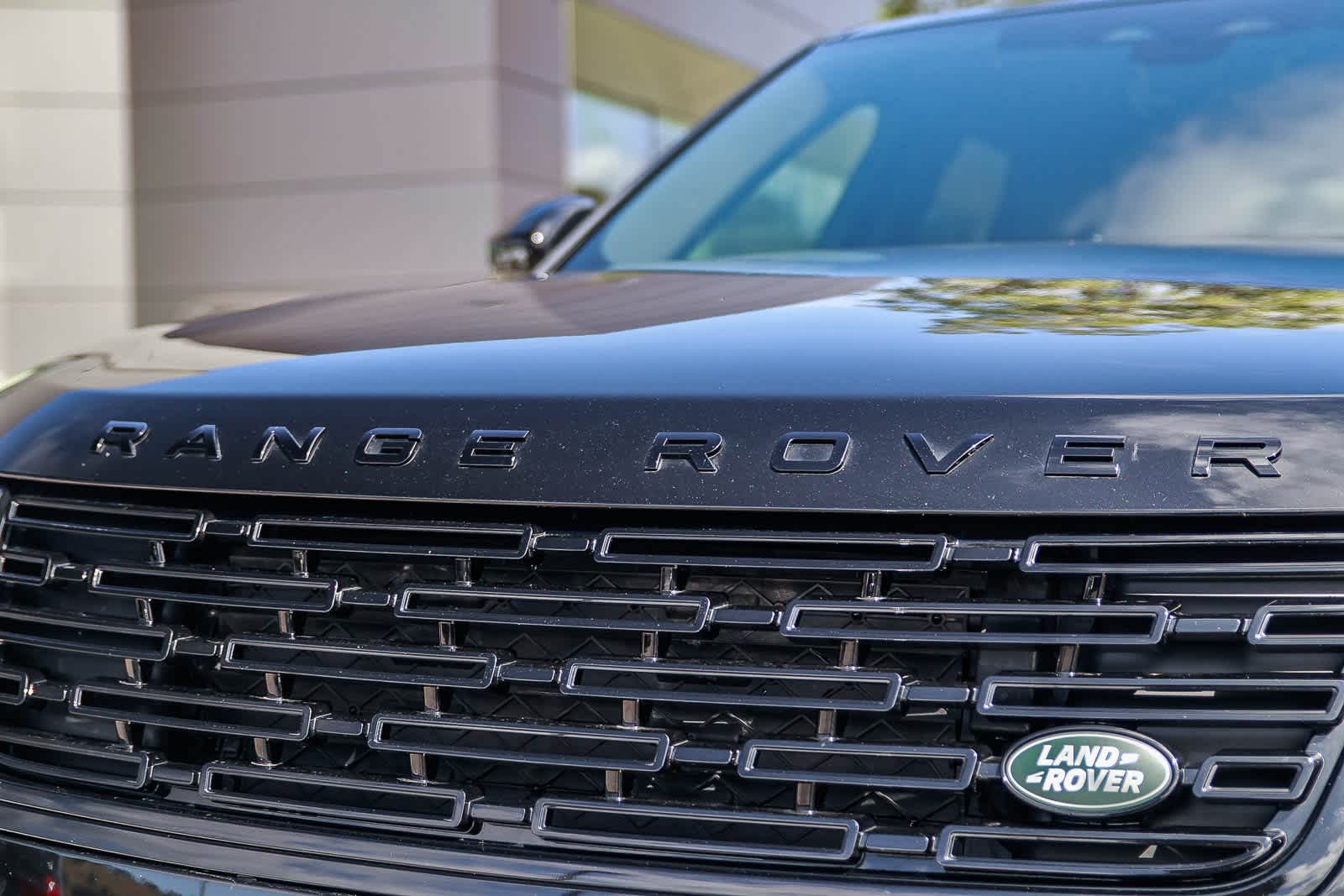 Thumbnail: 2025 Land Rover Range Rover Velar - 11