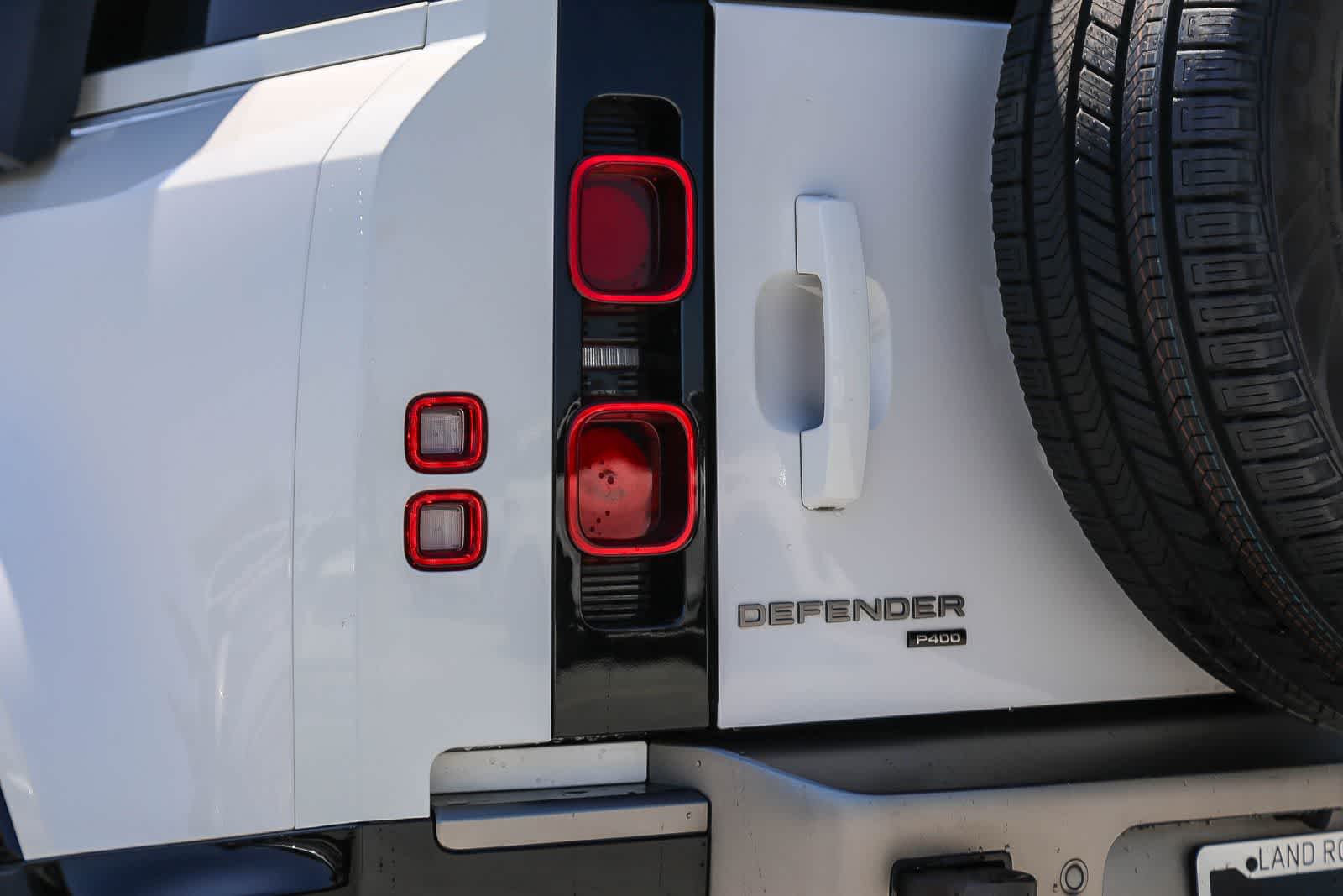 Thumbnail: 2022 Land Rover Defender - 7