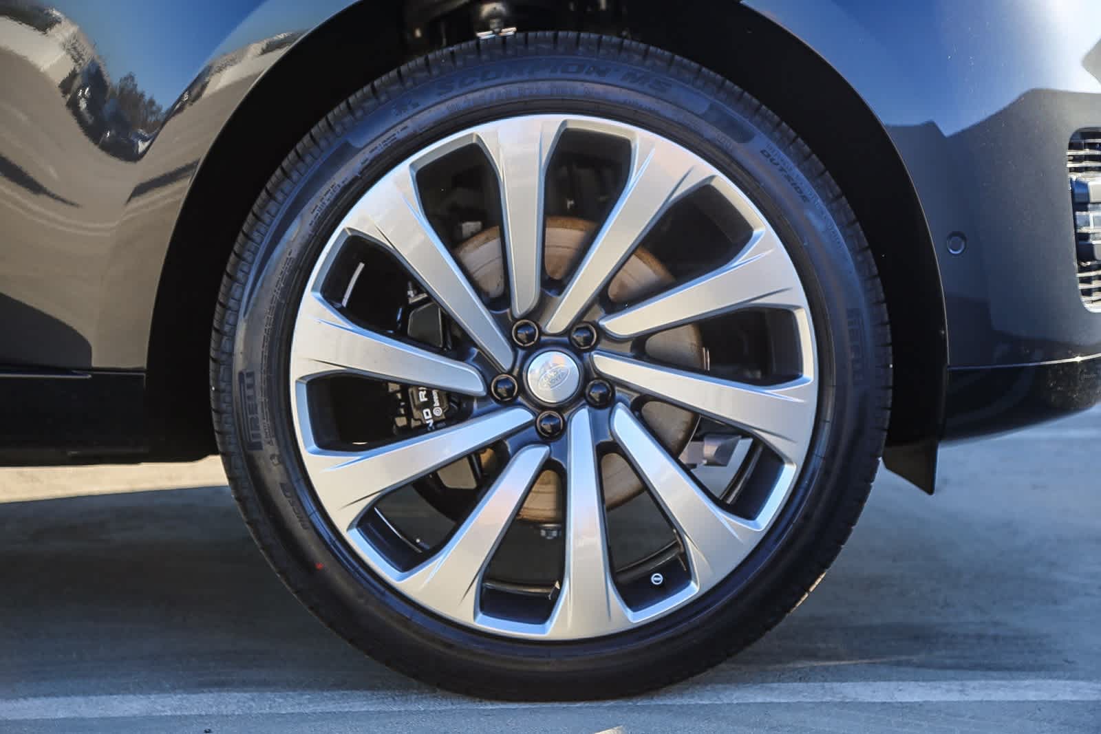 Thumbnail: 2025 Land Rover Range Rover - 10