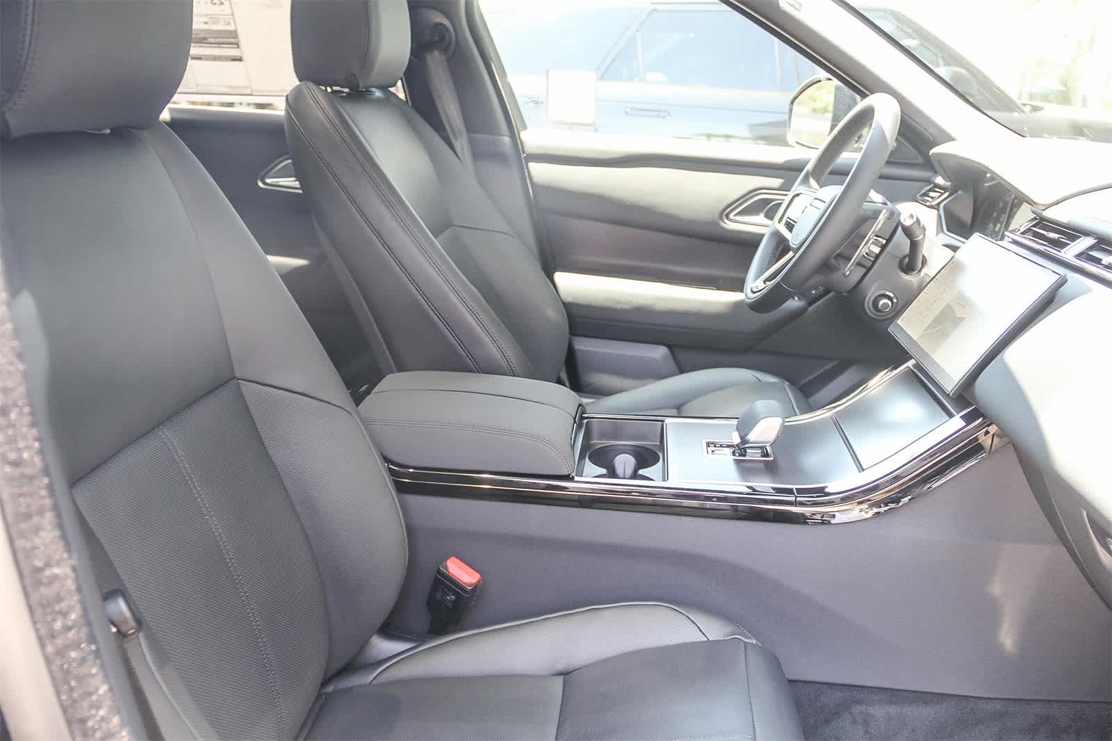 Thumbnail: 2026 Land Rover Range Rover Velar - 21