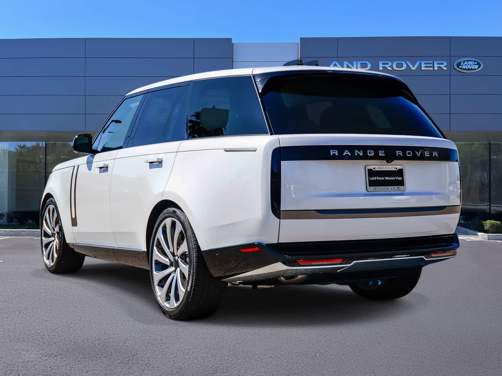 Thumbnail: 2026 Land Rover Range Rover - 6