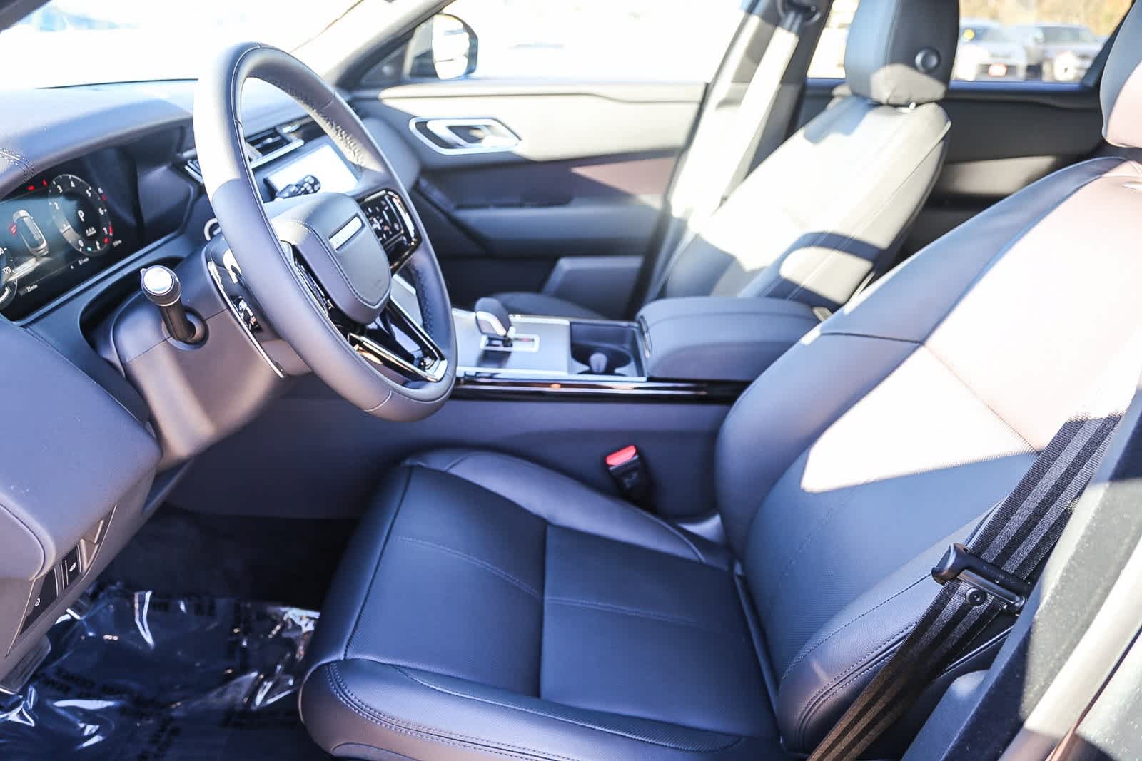 Thumbnail: 2026 Land Rover Range Rover Velar - 17