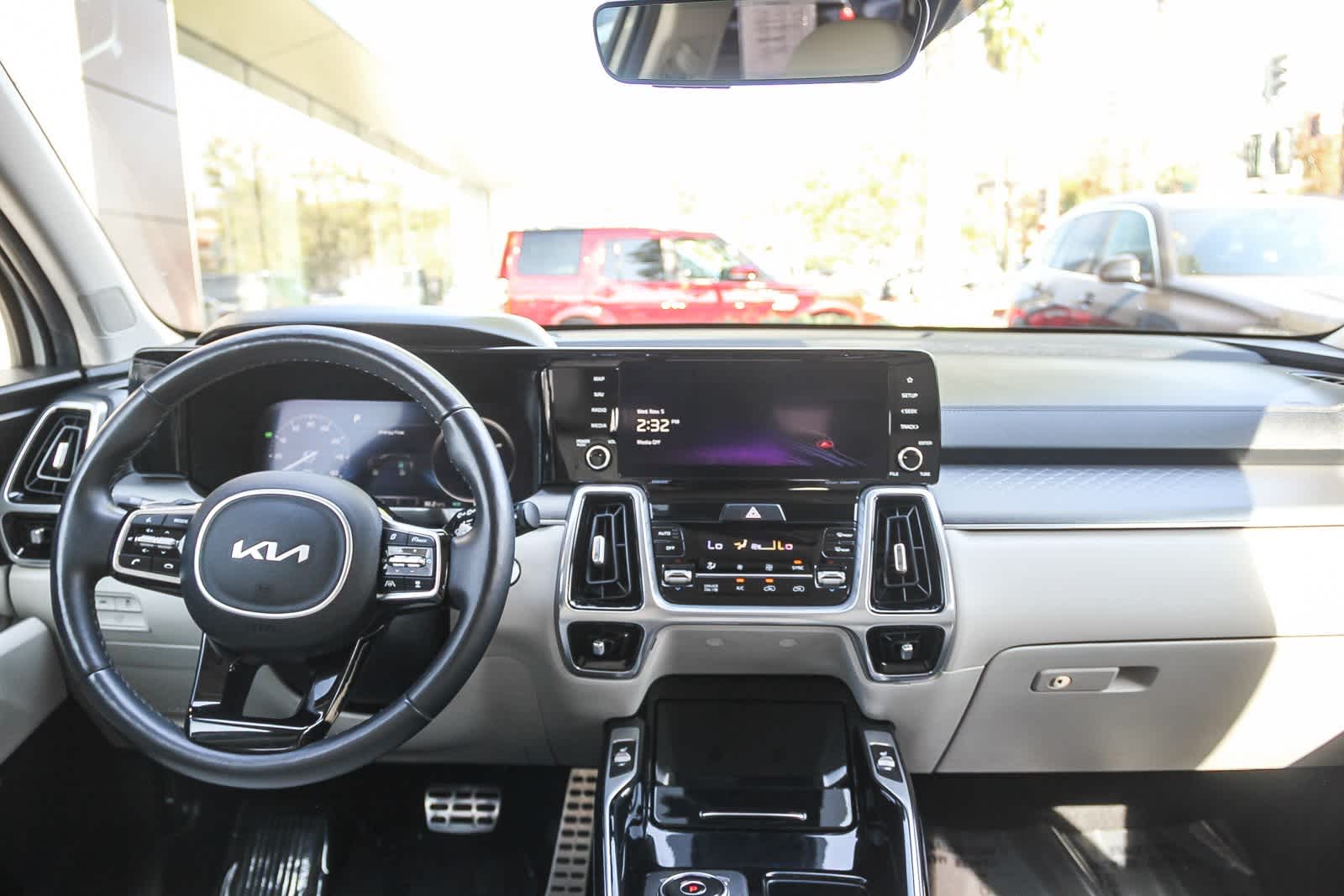 Thumbnail: 2023 Kia Sorento - 12