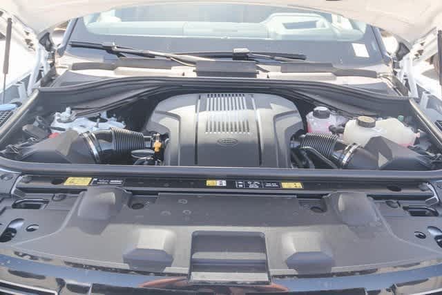 Thumbnail: 2025 Land Rover Range Rover - 26